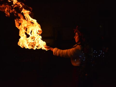 FONTANA A FREDDO LUMINOSA INGRESSO SPOSI TAGLIO TORTA - Proposte Artisti di  Strada