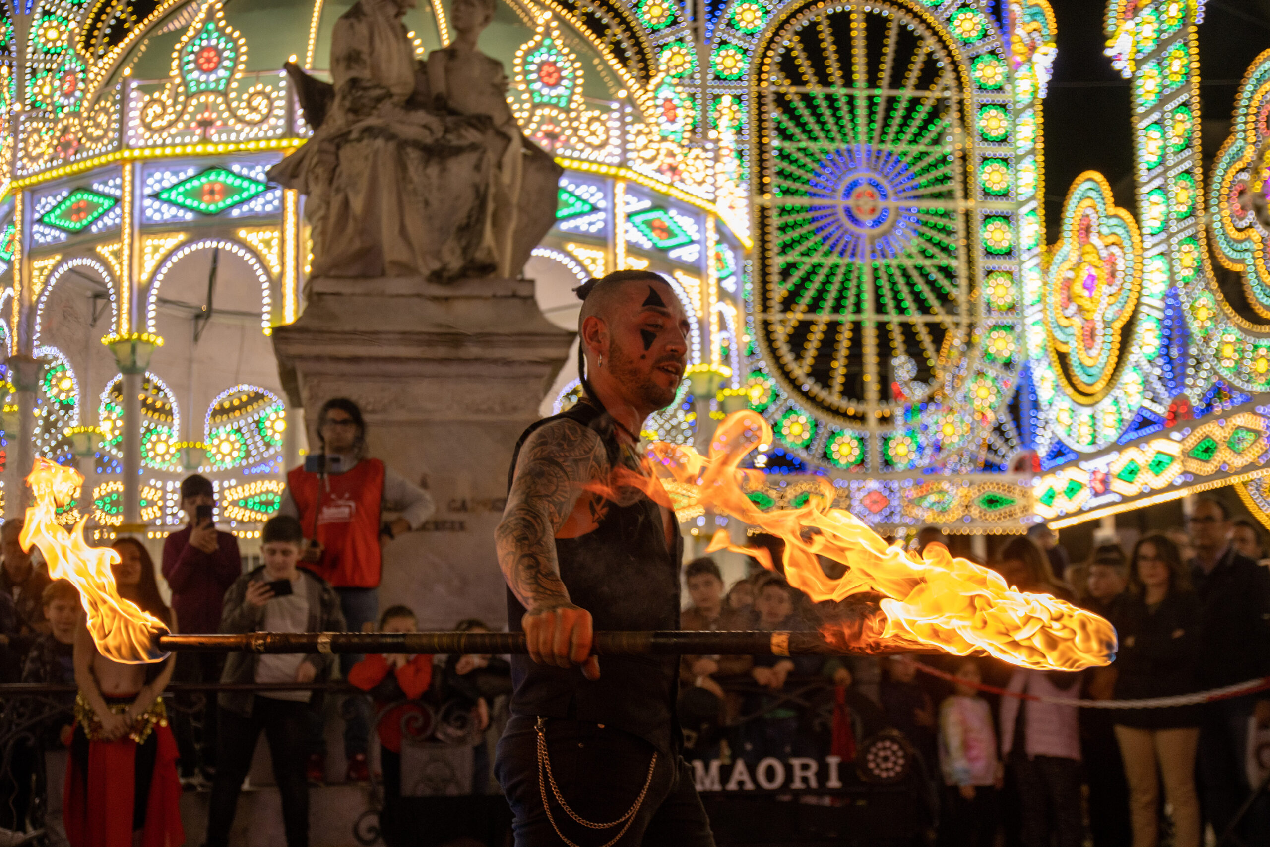 Spettacolo di Fuoco e Visual Poi: Un’Esperienza Magica e Incomparabile