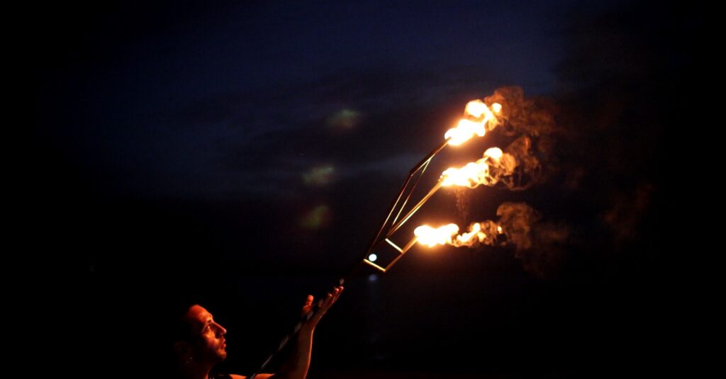 Spettacolo di danza, teatro e giocoleria con il fuoco: un'esperienza indimenticabile per ogni evento! Performance professionale con coreografie emozionanti, narrazione teatrale e giochi di luce e fiamme. Ideale per feste private, matrimoni, sagre, eventi aziendali e cene spettacolo. Disponibile in tutta la Puglia e regioni limitrofe. Effetto WOW garantito con sicurezza e professionalità. Contattaci per stupire i tuoi ospiti!